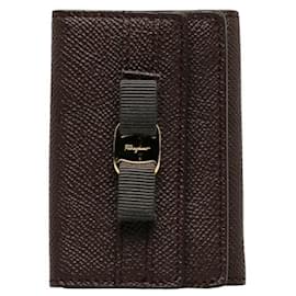 Salvatore Ferragamo-Salvatore Ferragamo Carteira de couro Vara Ribbon Carteira curta de couro JL-22 D951 em excelente estado-Outro