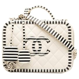 Chanel-Chanel CC Filigree Vanity Case Bolsa de ombro de couro em excelente estado-Outro