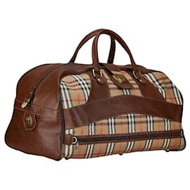 Burberry-Burberry Haymarket Check Travel Boston Bag Borsa da viaggio in tela in buone condizioni-Altro