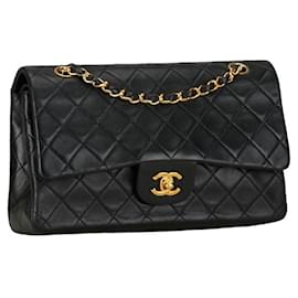 Chanel-Chanel Bolso de hombro de cuero con bolso con solapa forrado clásico mediano en buen estado-Otro