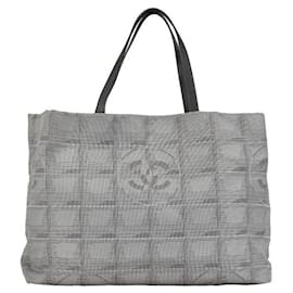 Chanel-Chanel New Travel Line Tote Bag Sac cabas en toile en bon état-Autre
