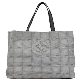 Chanel-Bolso tote Chanel New Travel Line Bolso tote de lona en buen estado-Otro