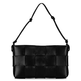 Bottega Veneta-Bottega Veneta Pochette cassette noire Maxi Intrecciato sur sangle-Noir