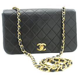 Chanel-Bolsa de ombro com corrente CHANEL Full Flap Crossbody Preta Acolchoada de Cordeiro-Preto