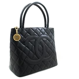 Chanel-Sac à bandoulière en caviar à médaillon doré CHANEL Grand Shopping Tote Bk-Noir