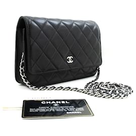 Chanel-Bolso de hombro CHANEL Black Classic Wallet On Chain WOC de piel de cordero con detalles en plata.-Negro
