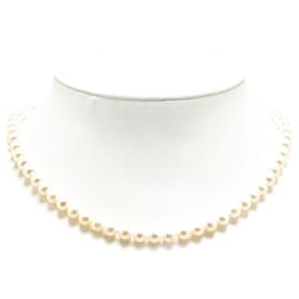 Tiffany & Co-Collier de perles classique Tiffany & Co Collier en matériau naturel en bon état-Autre