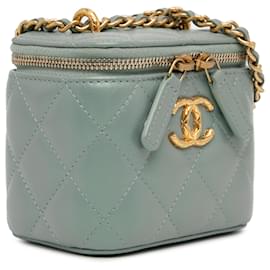Chanel-Chanel Green Mini Iridescent Lambskin Vanity Case with Chain-Green