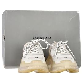 Balenciaga-Balenciaga Clear Sole Triple S Sneakers in White Polyester-White,Cream