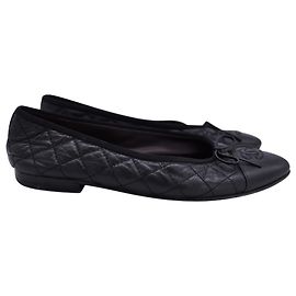 Chanel Quilted CC Bow Ballerinas aus schwarzem Leder Schwarz
