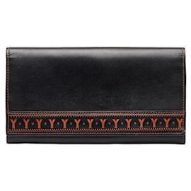 Yves Saint Laurent-Yves Saint Laurent Leather Flap Long Wallet Leather Long Wallet in Good condition-Other