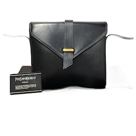 Yves Saint Laurent-Yves Saint Laurent Leather Crossbody Bag Leather Crossbody Bag in Very Good Condition-Other