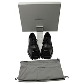 Balenciaga-Sapatos Balenciaga Trooper Derby em couro preto-Preto
