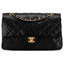 Chanel-Black Chanel Medium Classic Lambskin lined Flap Shoulder Bag-Black