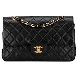 Chanel-Black Chanel Medium Classic Lambskin lined Flap Shoulder Bag-Black