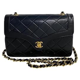 Chanel-Chanel CC Matelasse Flap Bag  Leather Crossbody Bag in Good condition-Other