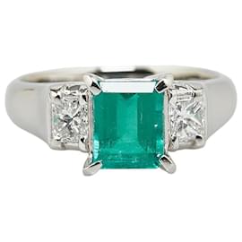 Autre Marque-[LuxUness] Platinum Diamond & Emerald Ring Metal Ring in Excellent condition-Other