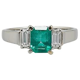 & Other Stories-Pt900 Platinum Emerald 0.83ct Diamond 0.36ct Ring in Very Good Condition-Silvery