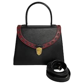 Yves Saint Laurent-Yves Saint Laurent Leather Diamond Cut Handbag  Leather Handbag in Good condition-Other