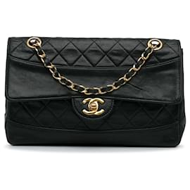 Chanel-Black Chanel Quilted Lambskin Shoulder Bag-Black
