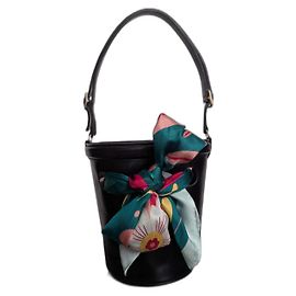 Borsa secchiello Hermès modello Mangeoire, in pelle nera box Nero