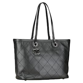 Chanel-Chanel Quilted Leather Tote Bag Leather Tote Bag in Good condition-Other