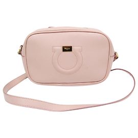 Salvatore Ferragamo Gancini Rosa