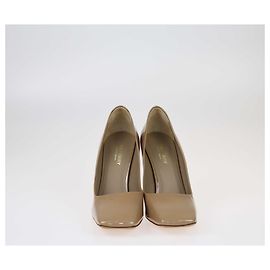Burberry – Beige Pumps mit eckiger Spitze Beige