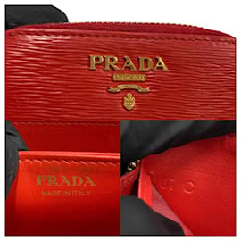 Prada-Prada Leather Zip Coin Purse Leather Coin Case in Very Good Condition-Other