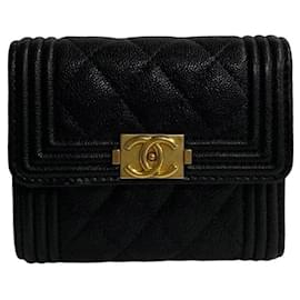 Chanel-Carteira Trifold Le Boy em Couro Caviar da Chanel em Muito Bom Estado-Outro