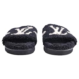 Louis Vuitton-Louis Vuitton Shearling Bom Dia Flate Mule in Black Wool-Black