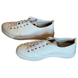 Baskets Prada blanches en polyester taille 37 Blanc
