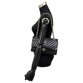 Chanel-Chanel Chevron Classic lined Flap Bag Leather Crossbody Bag in Good condition-Other