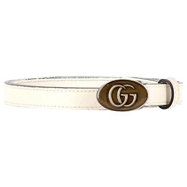 Gucci Cinto GG com fivela oval e esmalte em couro branco Branco