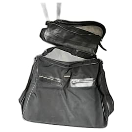 Gucci-Authentic Gucci black nylon travel bag-Black