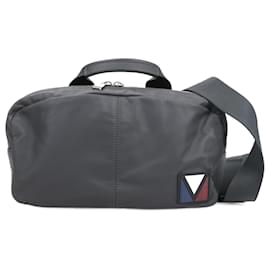 Louis Vuitton-Louis Vuitton V Line Fast Sac à bandoulière en Noir M50445-Noir