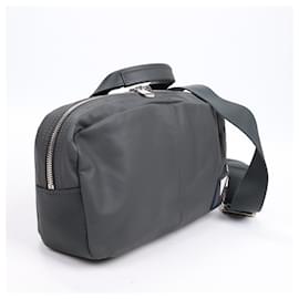 Louis Vuitton-Louis Vuitton V line Fast Crossbody Bag in Black M50445-Black