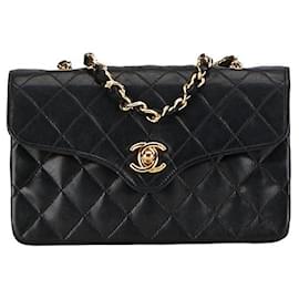 Chanel-Chanel Mini Classic Single Flap Bag Leather Shoulder Bag in Good condition-Black