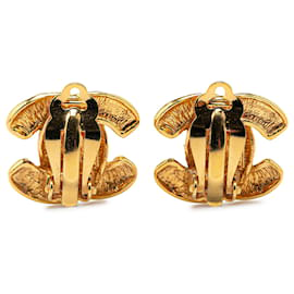 Chanel-Chanel Gold Gold Plated CC Quilted Clip On Earrings-Golden