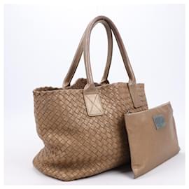 Bottega Veneta-Bottega Veneta Intrecciato Cabat PM Sac cabas en cuir doré 141498-Doré