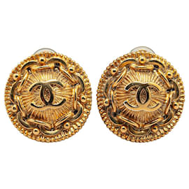Chanel-Chanel Gold Gold Plated CC Clip on Earrings-Golden