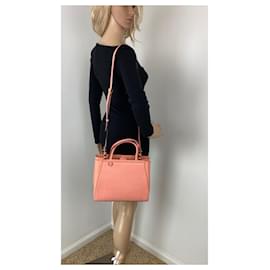 Fendi-Fendi Vitello Elite Flamingo Petite 2Jours Tote Ecstasy Sac à bandoulière-Rose