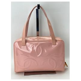 Chanel-Sac à bandoulière cabas en cuir verni rose moyen Chanel Triple CC Logo d'occasion-Rose