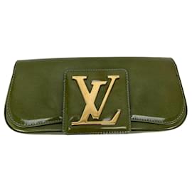 Louis Vuitton-Louis Vuitton Pochette Sobe Verte En Cuir Verni-Vert