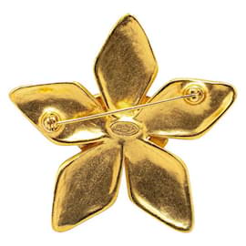 Chanel-Broche Chanel CC Star Broche en métal en excellent état-Doré