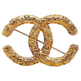 Chanel-Broche Chanel CC Logo Broche en métal en bon état-Doré