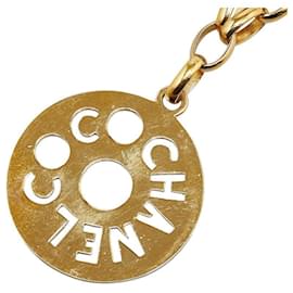 Chanel-Collier chaîne avec logo plaque ronde Chanel Collier en métal en excellent état-Doré