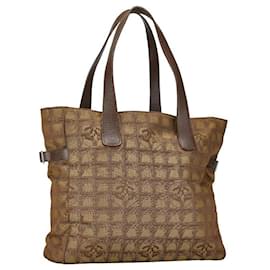 Chanel-Chanel New Travel Line Tote Bag Sac cabas en toile en bon état-Marron