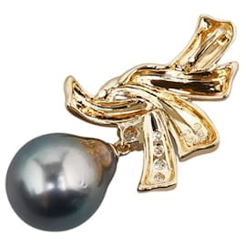 Tasaki-TASAKI 18K Pearl Diamond Ribbon Pendant  Metal Pendant in Excellent condition-Golden