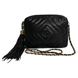 Chanel-Sac bandoulière en cuir Chanel CC Tassel Camera Bag en bon état-Noir